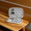 Organizador-de-Cabo-24cm-x-3cm-x-17cm-Bege-Poliester-Lyor