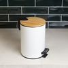 Lixeira-Redonda-de-Metal-com-Pedal-e-Tampa-em-Bambu-Branca-3L-Lyor