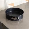 Forma-Redonda-Fundo-Removivel-Antiaderente-de-Aco-Carbono-Granilite-Preta-26cm-x-7cm-Lyor