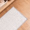 Tapete-com-Antiderrapante-para-Banheiro-Comfort-38cm-x-58cm-Branco-e-Cinza-Chenille-Lyor