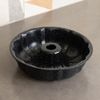 Forma-para-Bolo-com-Furo-Antiaderente-de-Aco-Carbono-Granilite-Preta-24cm-x-6cm-Lyor