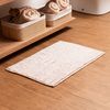 Tapete-com-Antiderrapante-para-Banheiro-Comfort-38cm-x-58cm-Branco-e-Bege-Chenille-Lyor