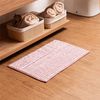 Tapete-com-Antiderrapante-para-Banheiro-Comfort-38cm-x-58cm-Branco-e-Rosa-Chenille-Lyor