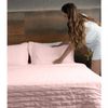 Colcha-Matelasse-Saphira-Casal-e-2-Porta-Travesseiros-Toque-300-Fios-Rosa-Microfibra-Lyor
