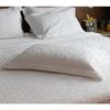 Colcha-Matelasse-Saphira-Casal-e-2-Porta-Travesseiros-Toque-300-Fios-Branco-Microfibra-Lyor
