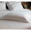 Colcha-Matelasse-Saphira-King-e-2-Porta-Travesseiros-Toque-300-Fios-Branco-Microfibra-Lyor