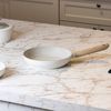 Frigideira-de-Inducao-Latte-22cm-Off-White-Aluminio-com-Revestimento-Ceramico-Wolff